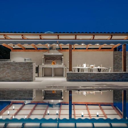 Antonia Villa - Luxurious Serenity With Private Pool, By Zantewize Kalipádhon Buitenkant foto